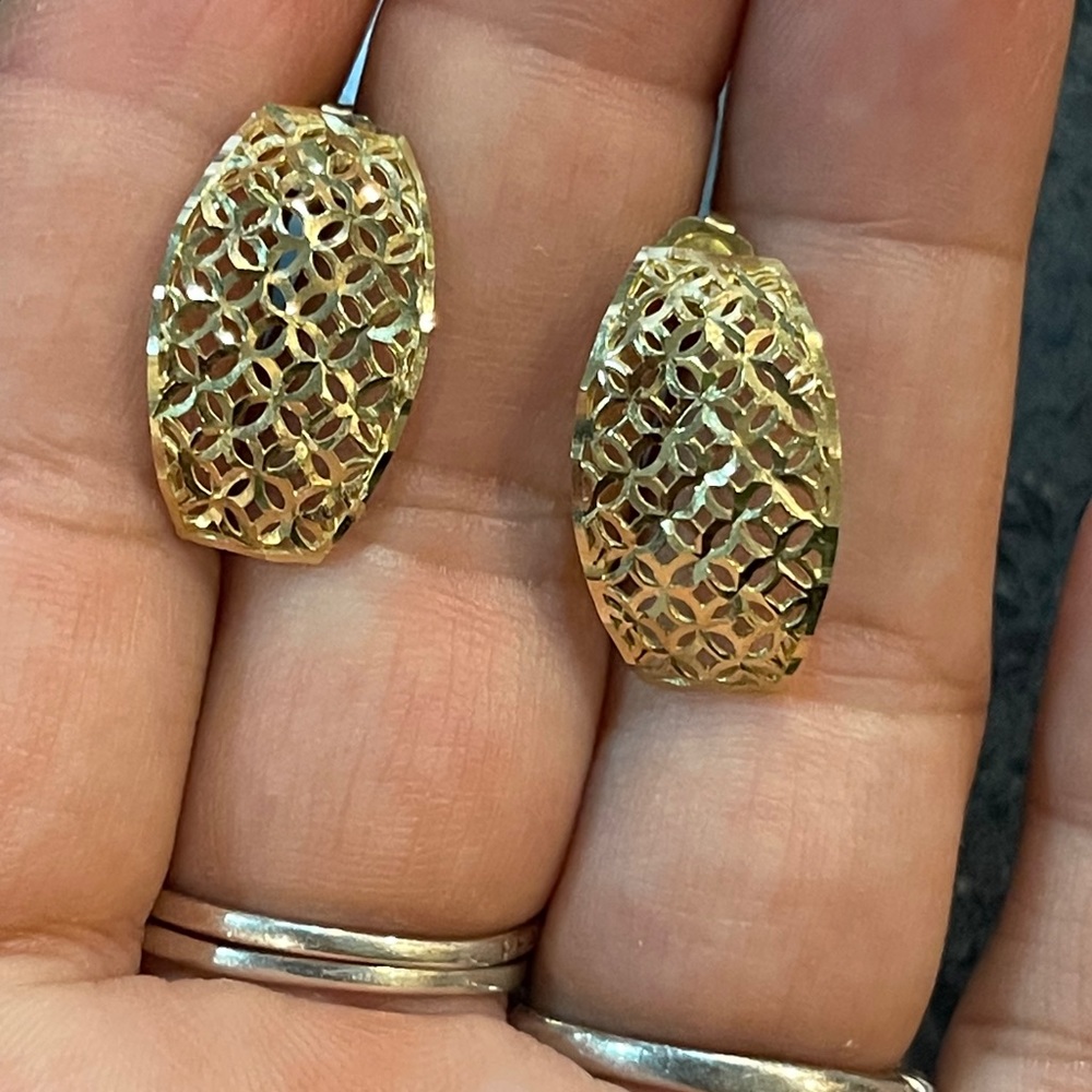 14K Yellow Gold Diamond Cut Lattice Earrings